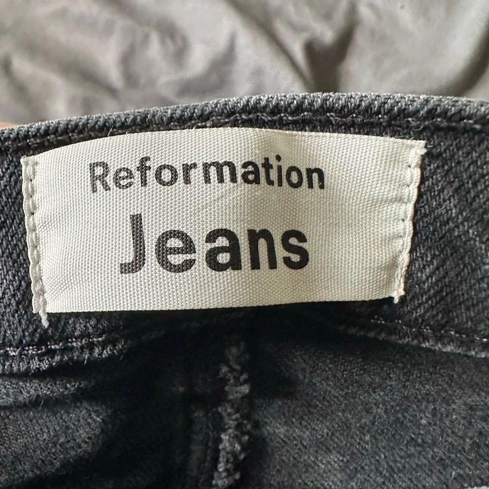 Reformation Jeans Denim Black Cindy Bootleg Jean in Erie Wash size 24 EUC - Picture 7 of 10